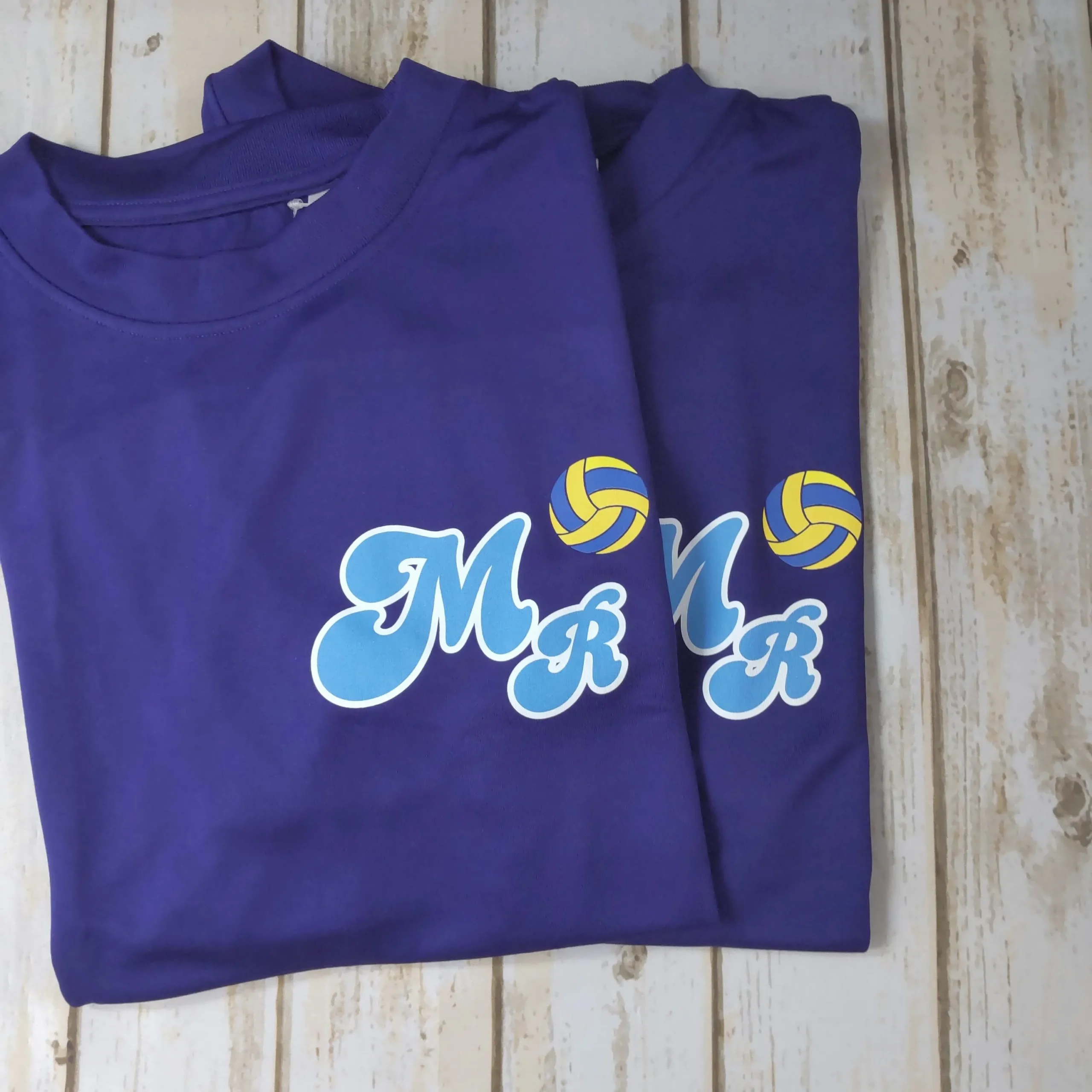 神奈川県大和市のスポーツショップでママさんバレーボールチームのチームTシャツ作成